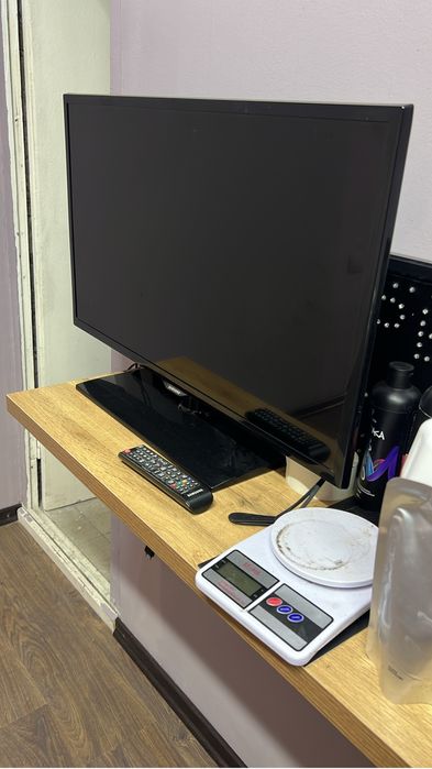 Продам телевизор самсунг все работает