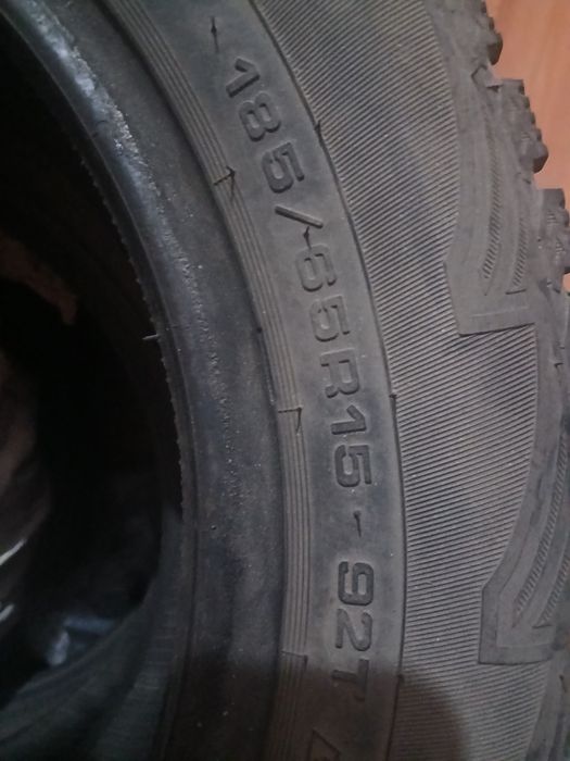 Продам зимнюю резину 15R