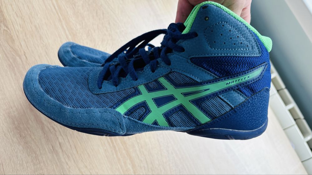 Борцовки за Борба -ASICS Номер 39,5