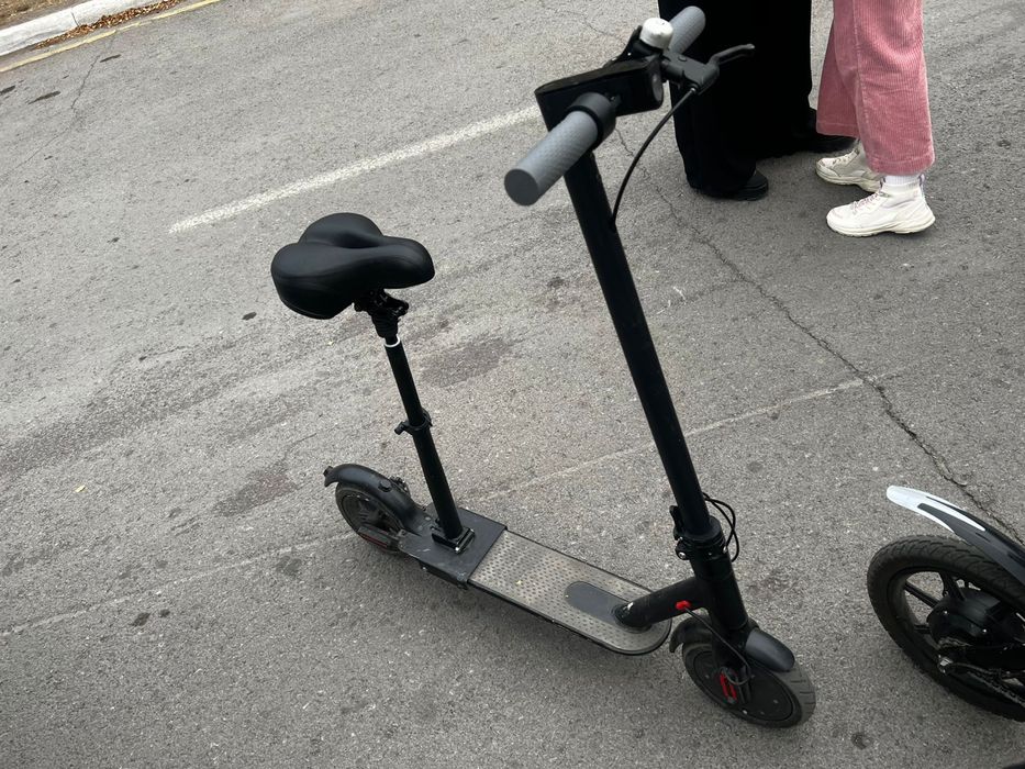 Самокат электрический с сиденьем