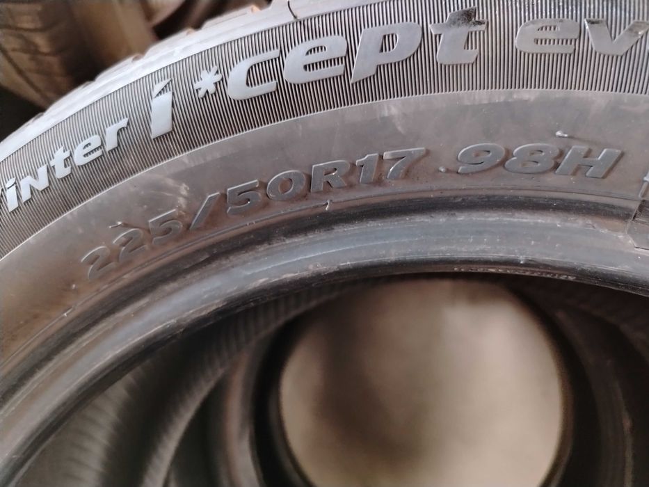 2бр.зимни гуми 225/50/17 Hankook