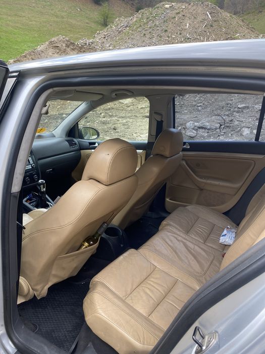 Vand golf 5 an stare forte buna