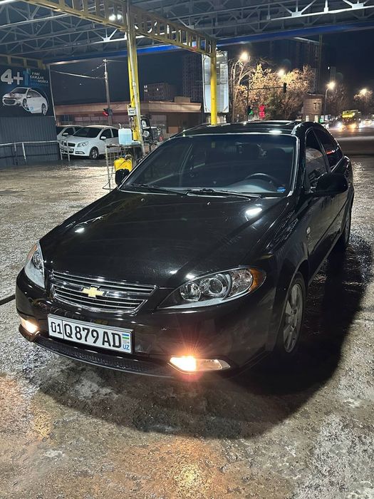 Qora Jentra Chevrolet