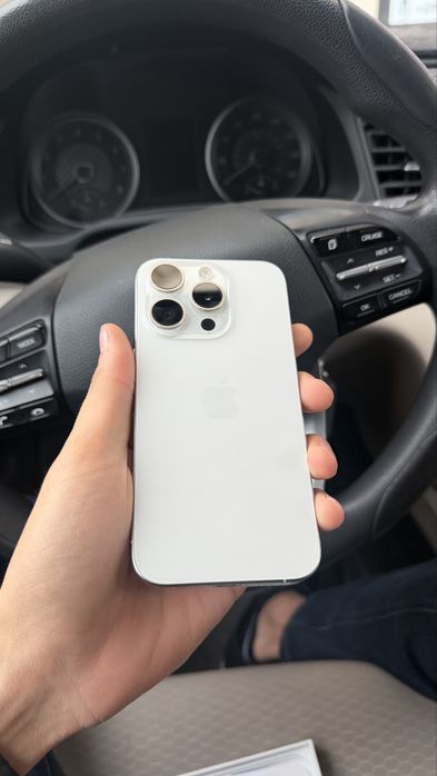 iPhone 15 pro белый