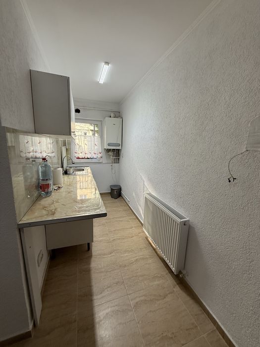 Inchiriez apartament cu  2 camere, recent renovat la intrare in zona Dacia