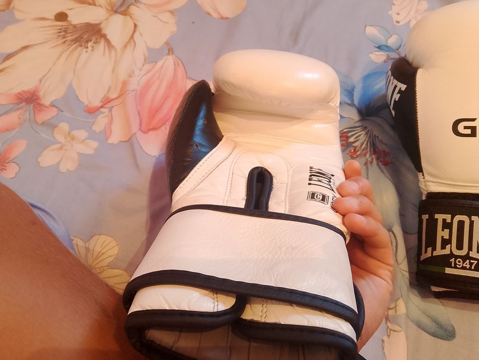 Боксерские перчатки