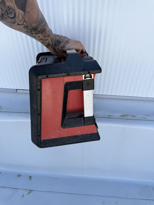 Milwaukee M18 радио