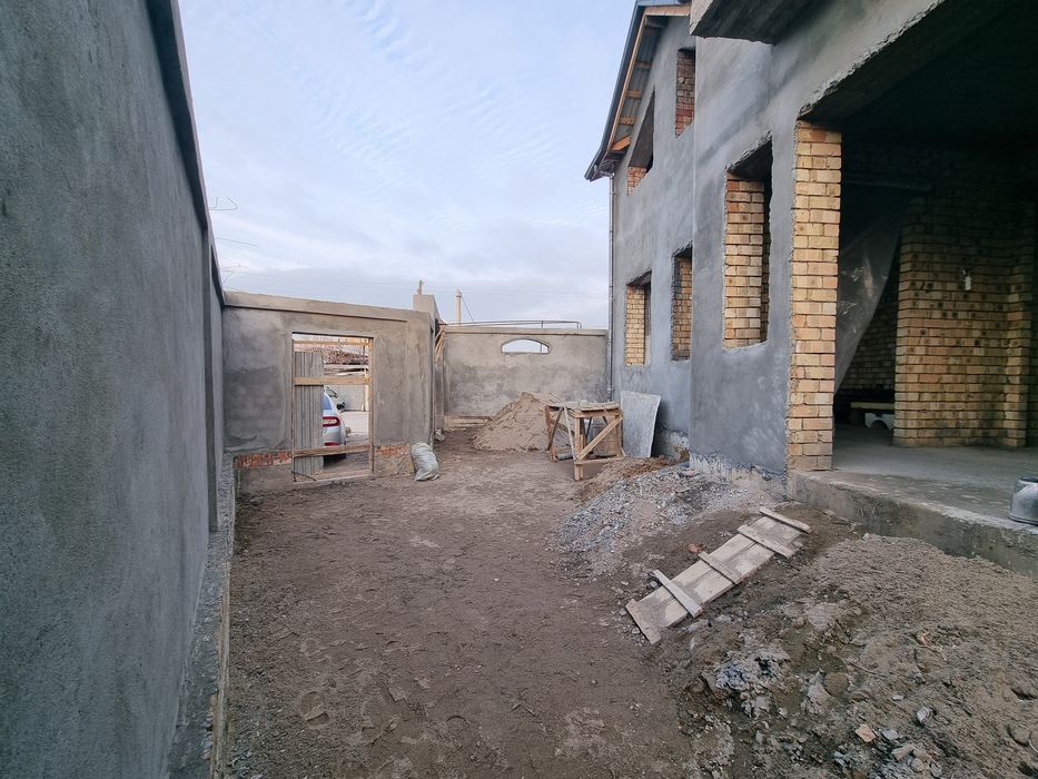 9 хона, каробка 2,57 сотик сергели строитель. 245кв