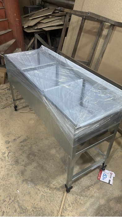 Стол из нержавейки на трубе