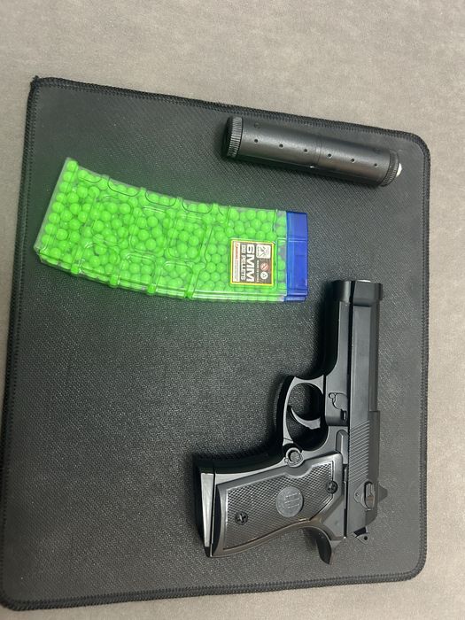 Пистолет игрушка