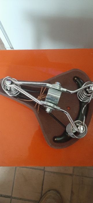 Продам сиденье для велосипеда  под винтаж