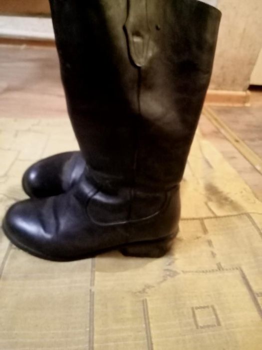 Женские кожаные сапоги