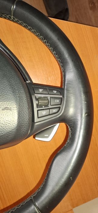 volan sport bmw f10/f11,cu padele,distronic,vibratii,stare perfecta!