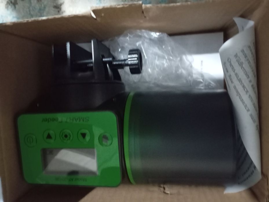 Продам авто кормушка для аквариума срочно