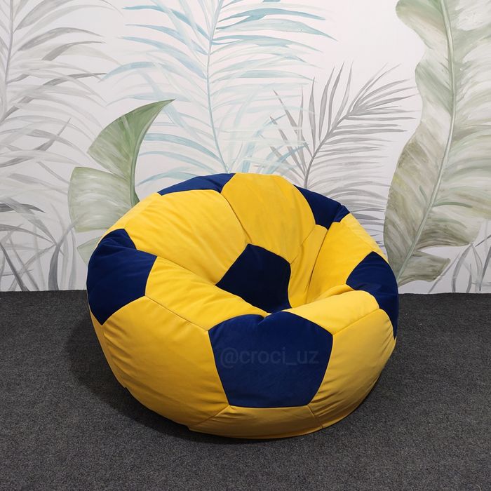 Кресло мяч , бескаркасное кресло - бинбэг .