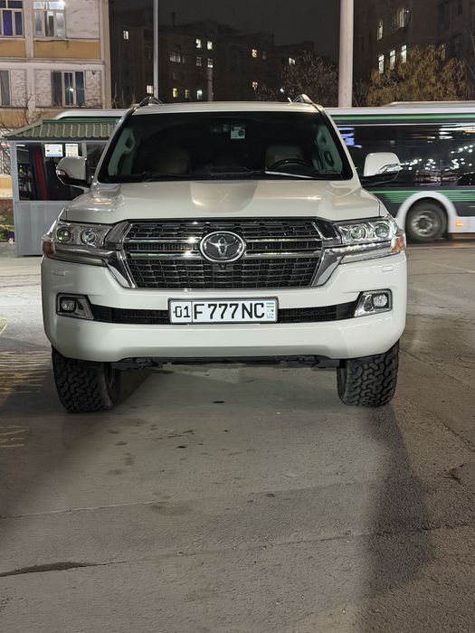 Toyota 200 4.6 V8
