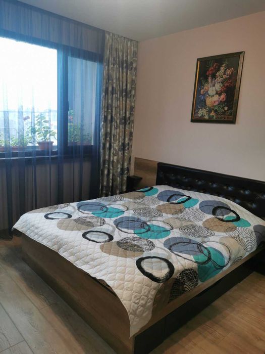 Тристаен обзаведен апартамент в Младост 1-Касабова