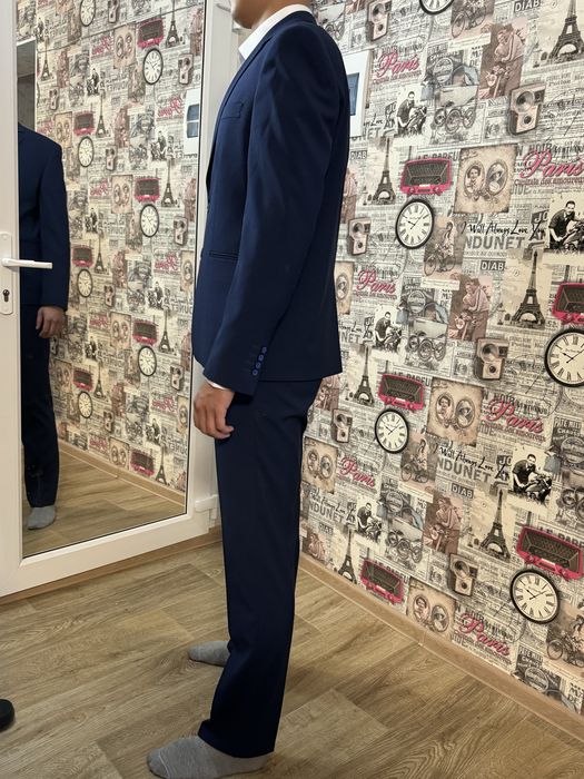 Продам костюм в отличном состоянии.