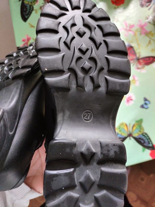 Школьная обувь продам