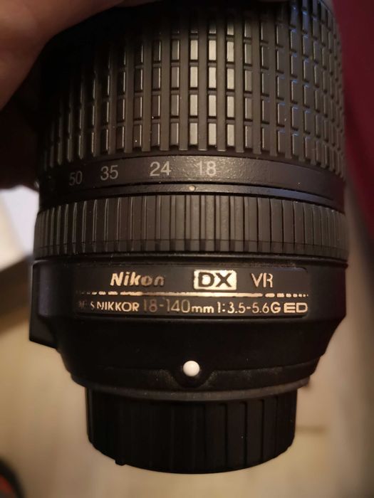 obiectiv dslr nikon af-s dx nikkor 18 - 140