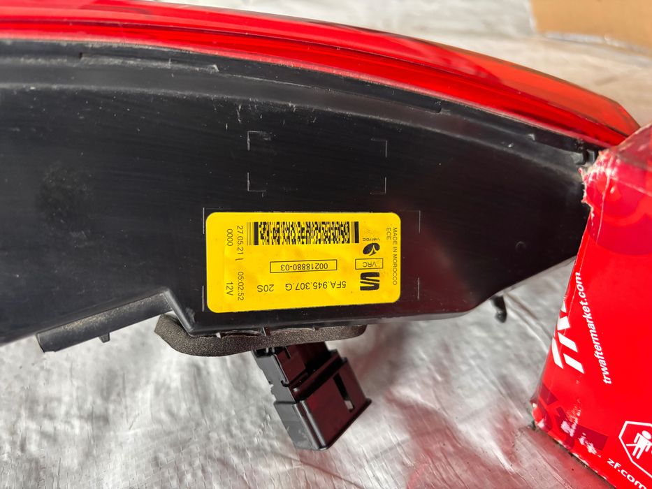 Задна светлинна лайсна / стоп • SEAT Leon Cupra 5F (2013–2020)