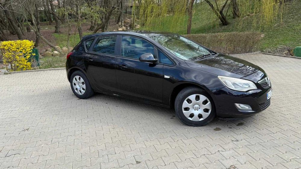Opel Astra J 1.6 CDTI 92 kW, 2010