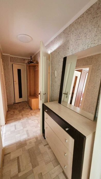 Продам 2к кв в центре