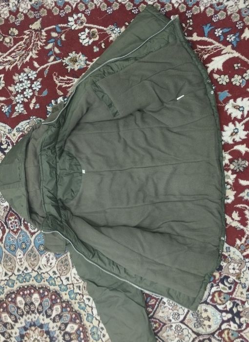 Курткалар сотилади.