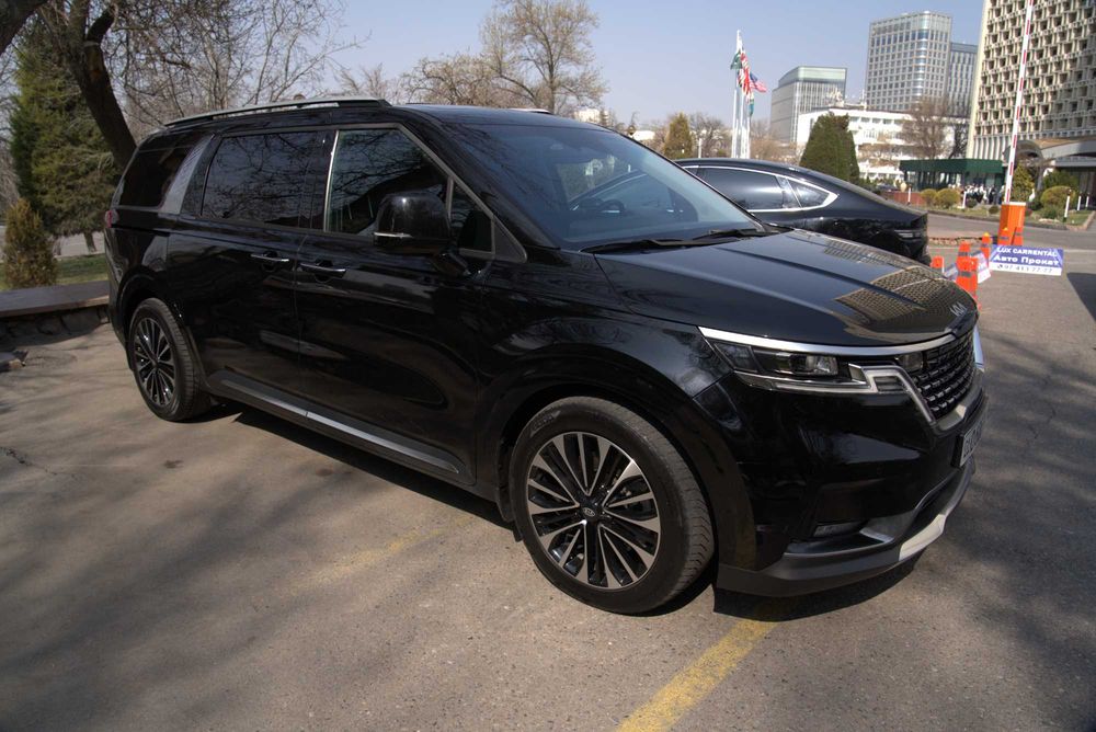 KIA Carnical встреча и проводы с аэропорта по стоимости 550 000 сум