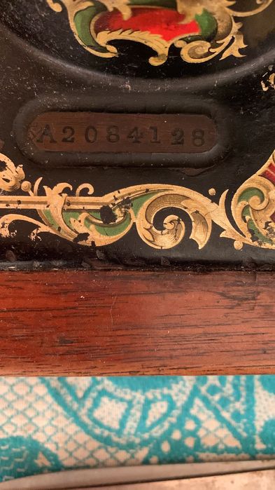 Швейная машинка ручная Зингер