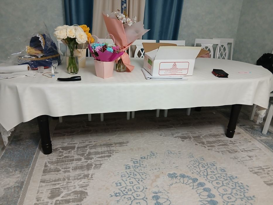 Продам стол гостиной