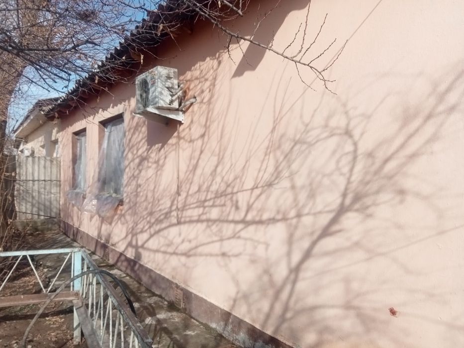 Uy sotiladi  barcha sharoyitlar mavjud