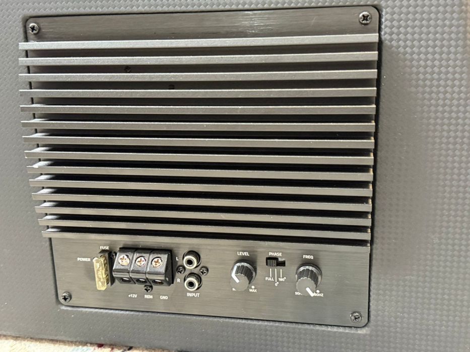 Саббуфер почти новый