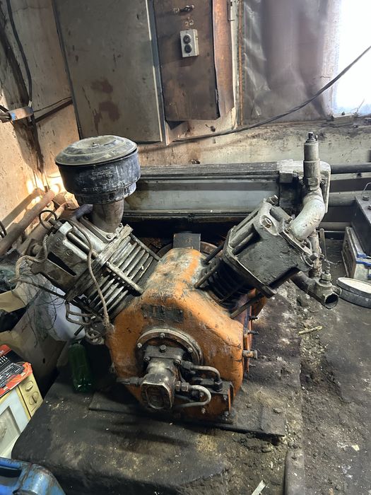 Продам компрессор поршневой воздушный