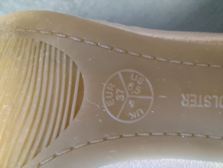 Pantof din piele cu perforatii