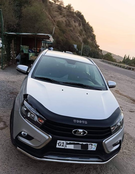 Дефлектор на капот Lada Vesta (мухобойка)