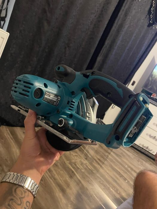 Circular makita pe acumulator