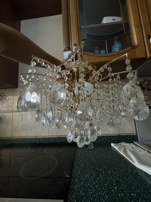 Продается люстра