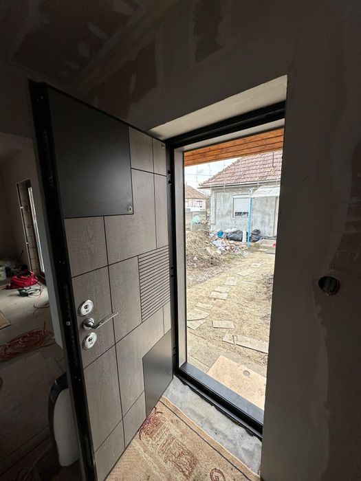 Usa metalica de vanzare