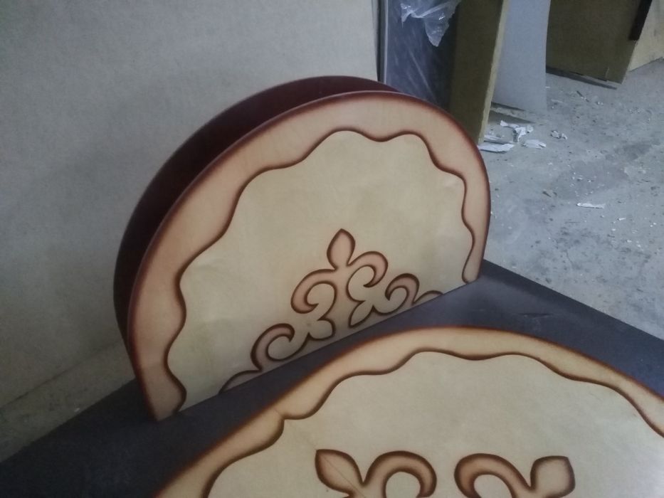 Столы овальные и  круглые казахские