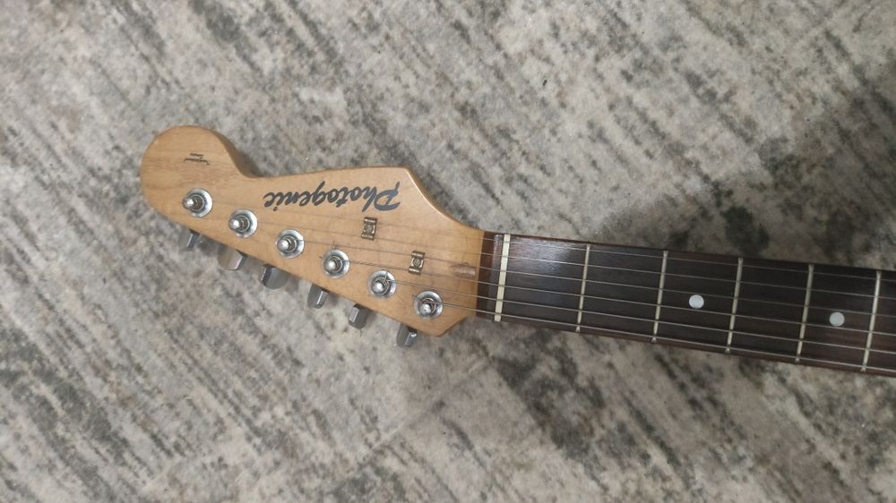 Photogenic stratocaster из Японии