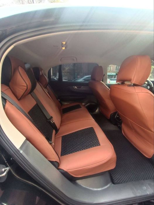 Hongqi E-QM5 holati yaxshi toza