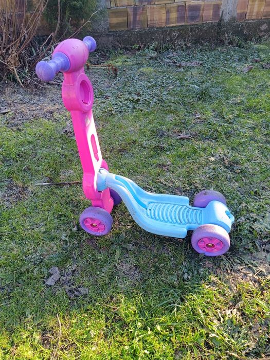 Децка Тронитетка