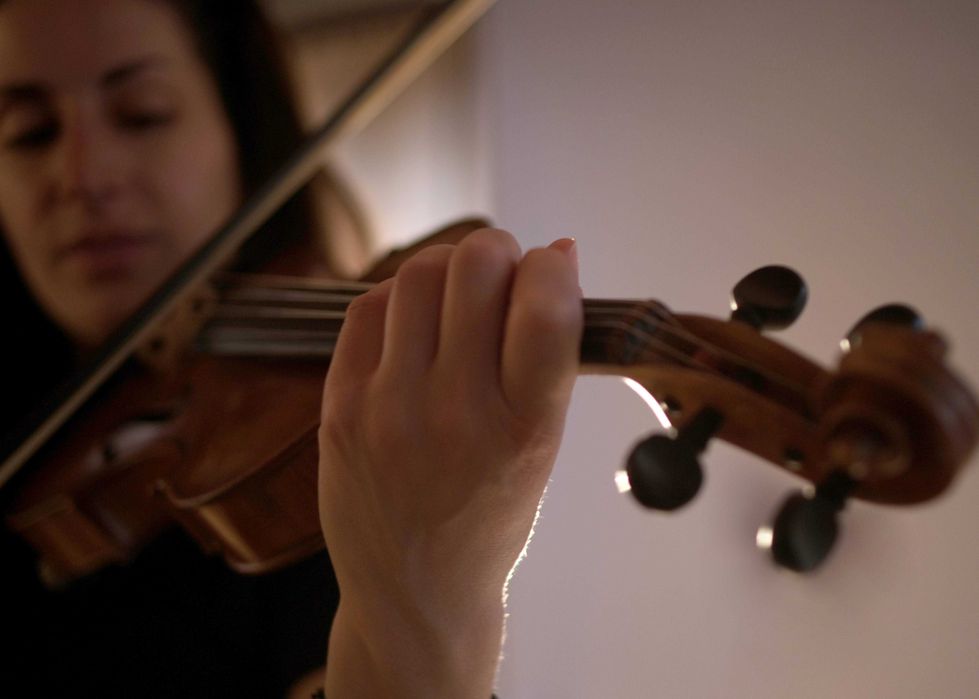 Предлагам музикални изпълнения на цигулка