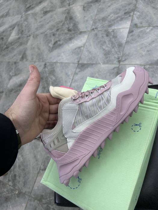 Adidasi Off-white odsy 1000