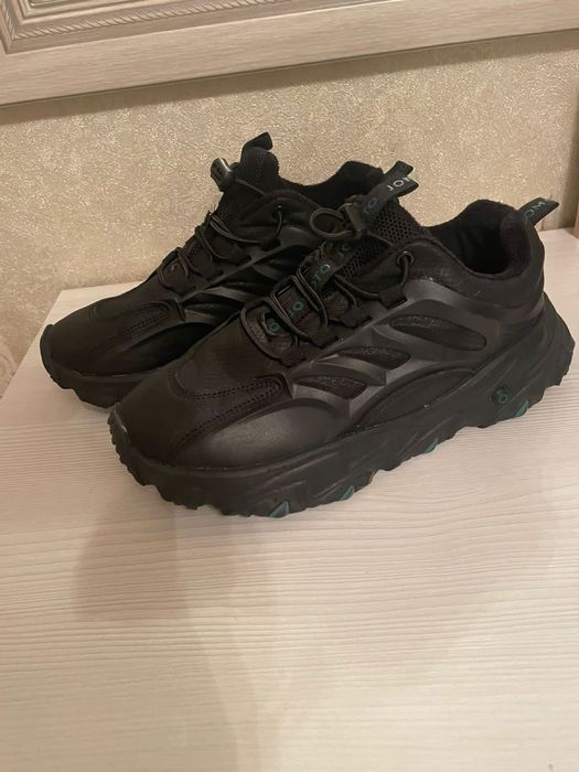 Кросовки на мальчика , девочку и женские