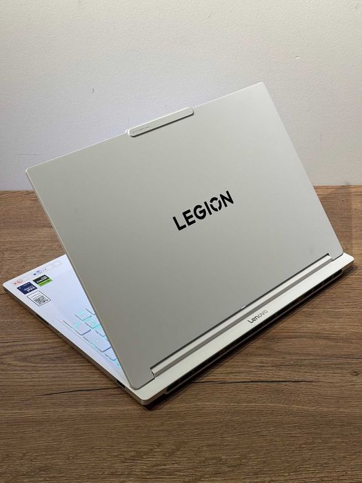 Laptop Gaming Lenovo Legion 7 16" OLED Ultra 9 32GB RTX 5070 2TB ALB