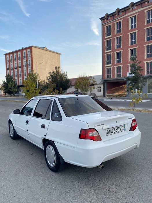 Nexia 2 1.6 dons Srochna sotiladi !!!