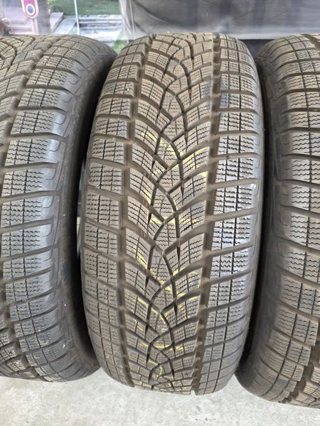 235/60/18 GOODYEAR 4бр