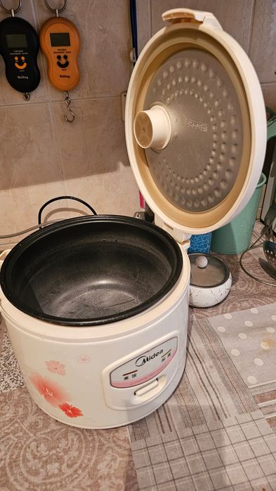 Рисоварка Midea бу